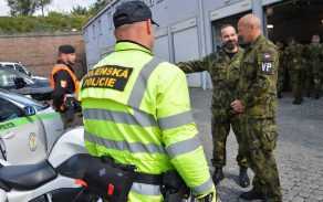 NVP se seznámil se speciální technikou a vybavením I.