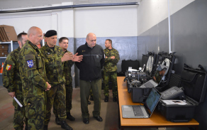 NVP se seznámil se speciální technikou a vybavením III.